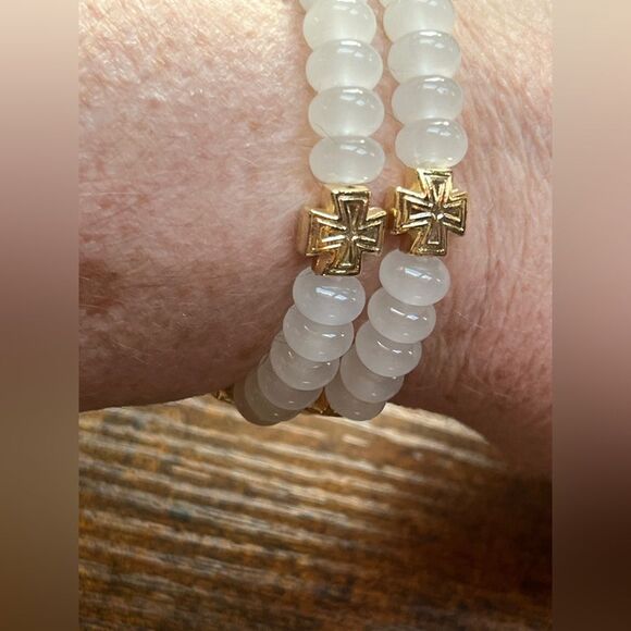 White Jade Bracelet W/ 5 Patterned Crosses - Picture 5 of 6